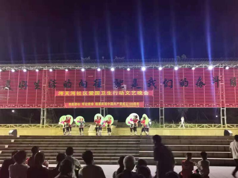 原生态伞舞.jpg